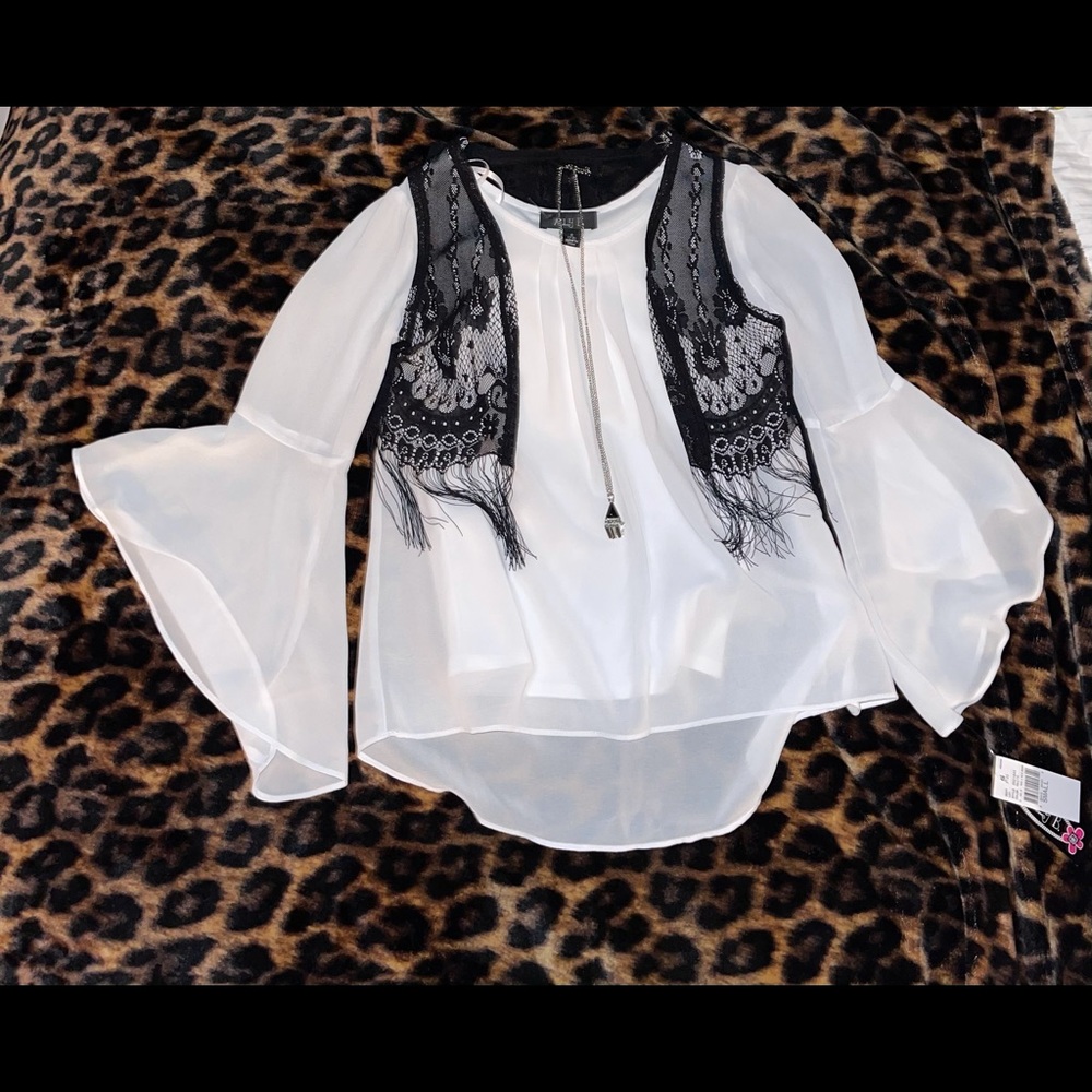 BNWT Ally B. Fringe Vest Top w/ Necklace